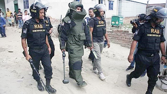 বসিলায় জঙ্গি আস্তানায় র্যাবের অভিযান, নিহত ৩
