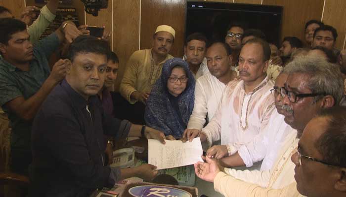 এরশাদের আসনে সরে দাঁড়াল আ.লীগ