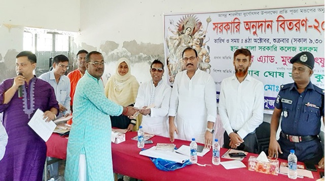 তালায় ১৮৭ মন্দিরে সরকারি অনুদান
