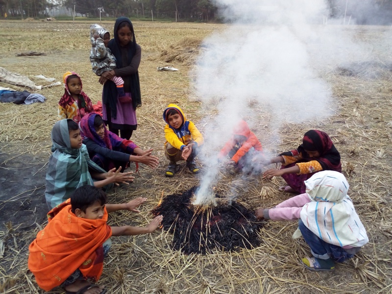 টানা শৈত্যপ্রবাহে সিরাজগঞ্জে জনজীবন বিপর্যস্ত
