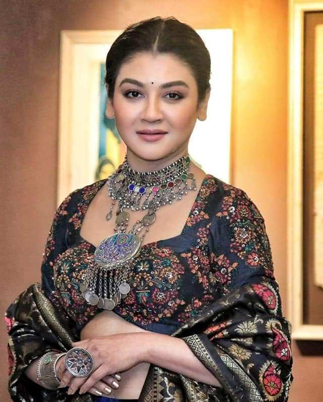 অবসরে স্বস্তি খুঁজছেন জয়া