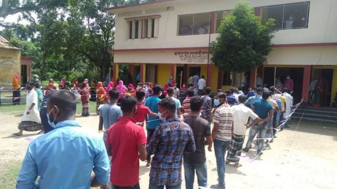 বন্যা-করোনা মহামারির মধ্যে চলছে যশোর-৬ ও বগুড়া-১ আসনের উপ-নির্বাচনের ভোট গ্রহণ